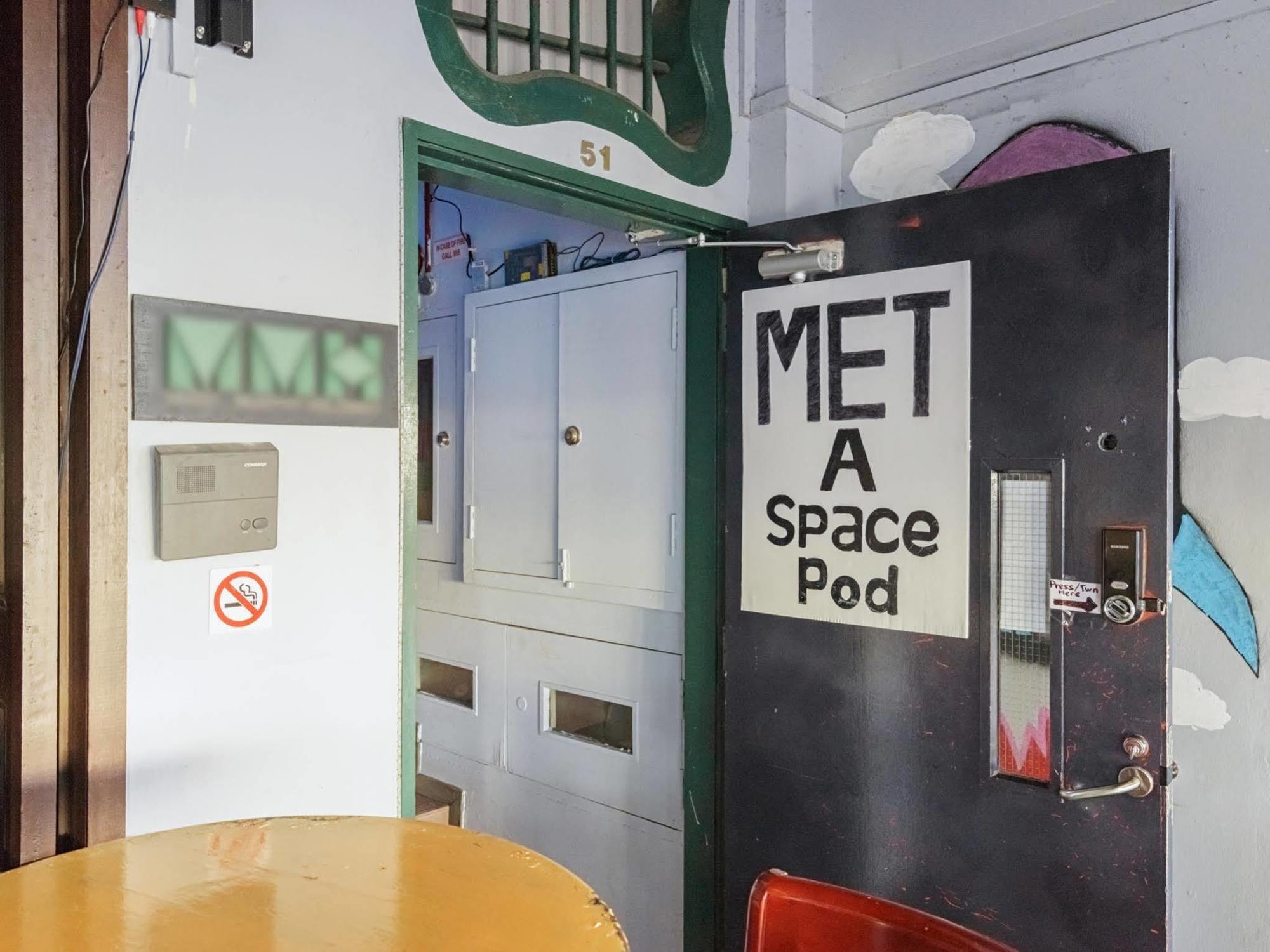 Met A Space Pod @ Boat Quay Singapore Eksteriør billede