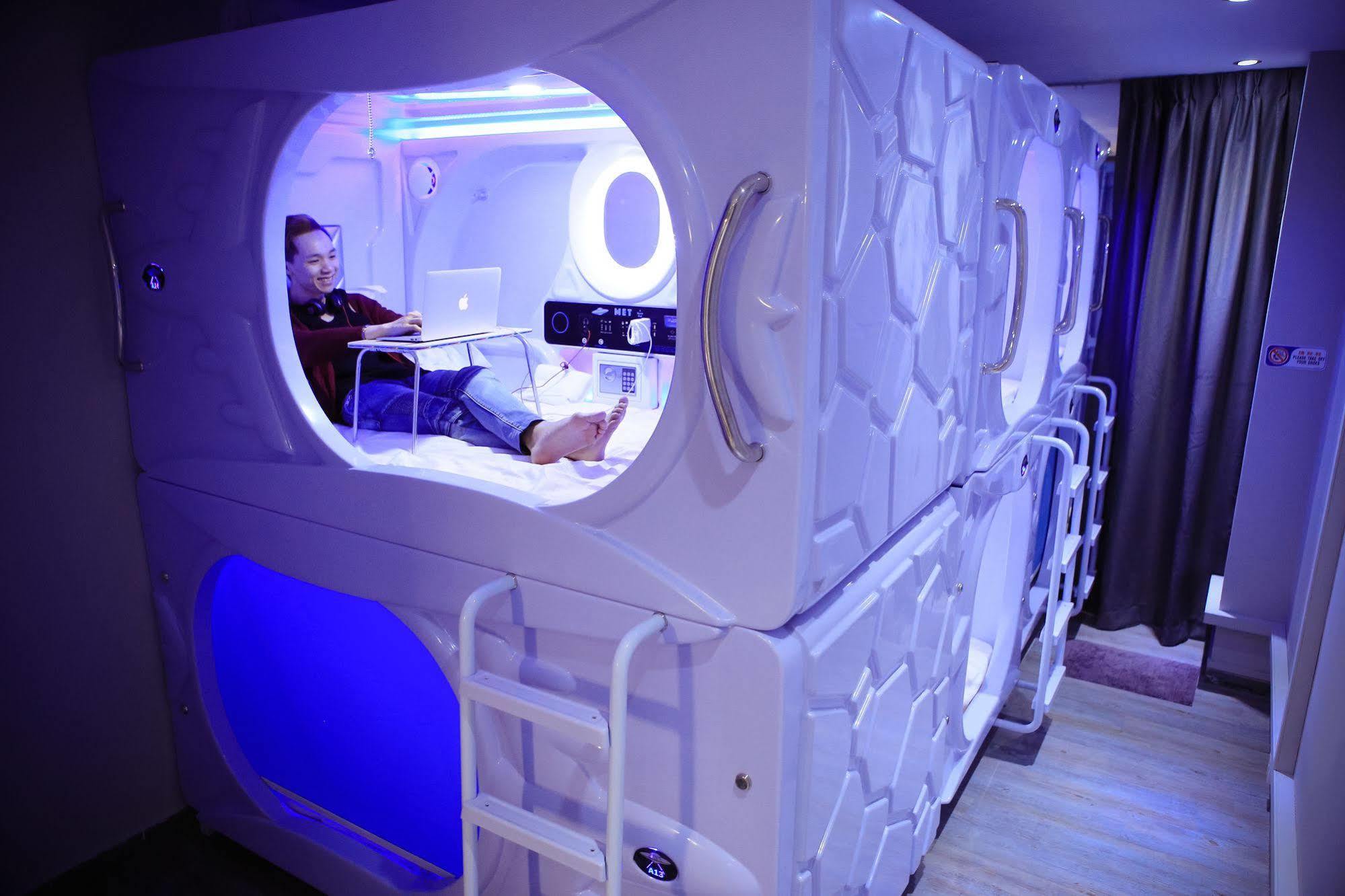 Met A Space Pod @ Boat Quay Singapore Eksteriør billede