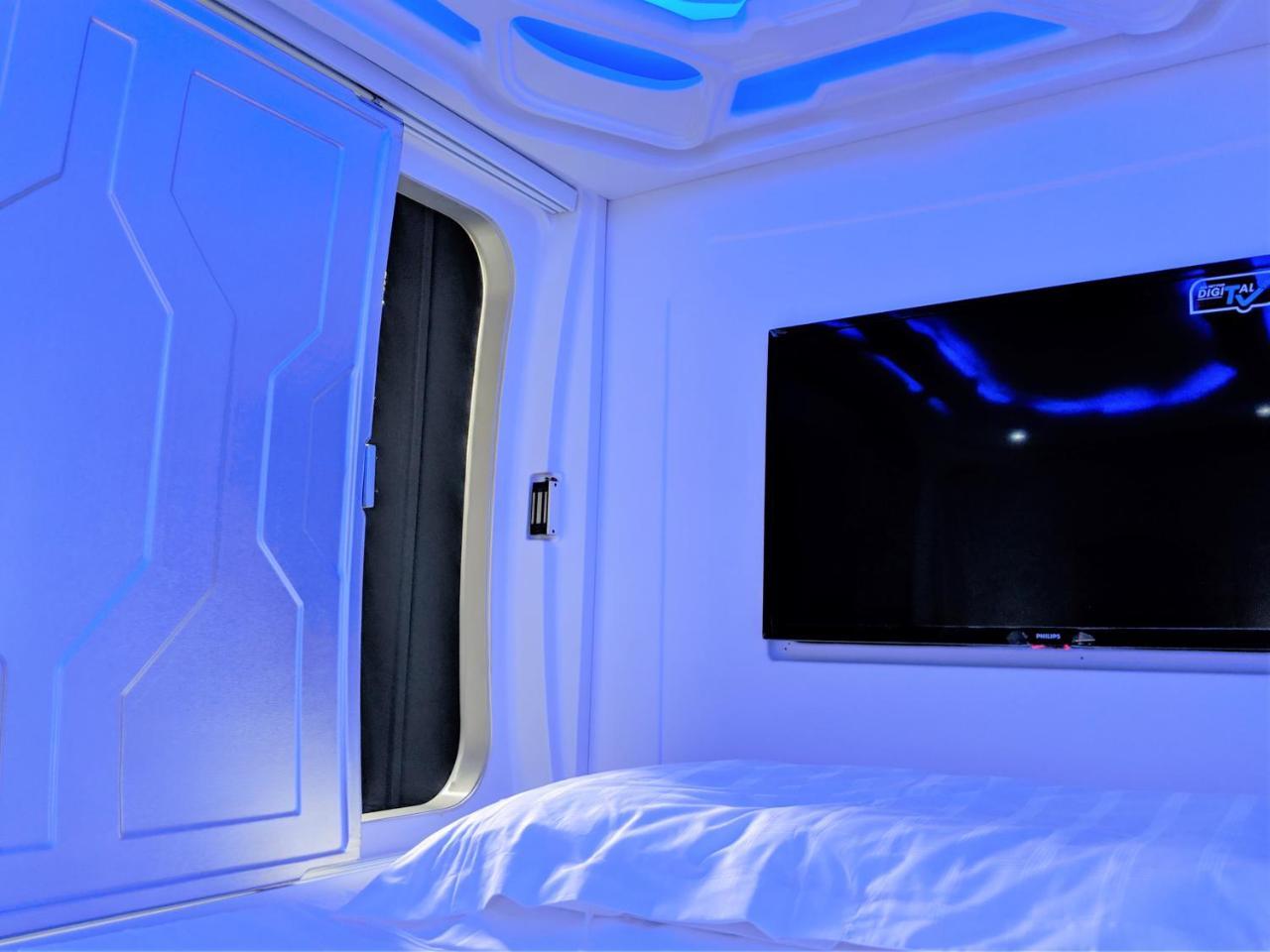 Met A Space Pod @ Boat Quay Singapore Eksteriør billede