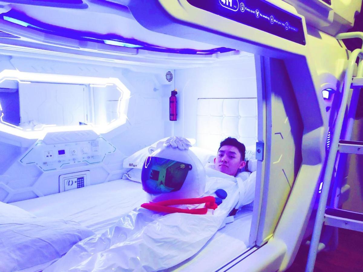 Met A Space Pod @ Boat Quay Singapore Eksteriør billede