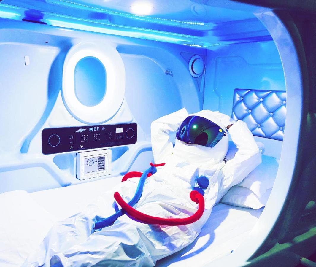 Met A Space Pod @ Boat Quay Singapore Eksteriør billede